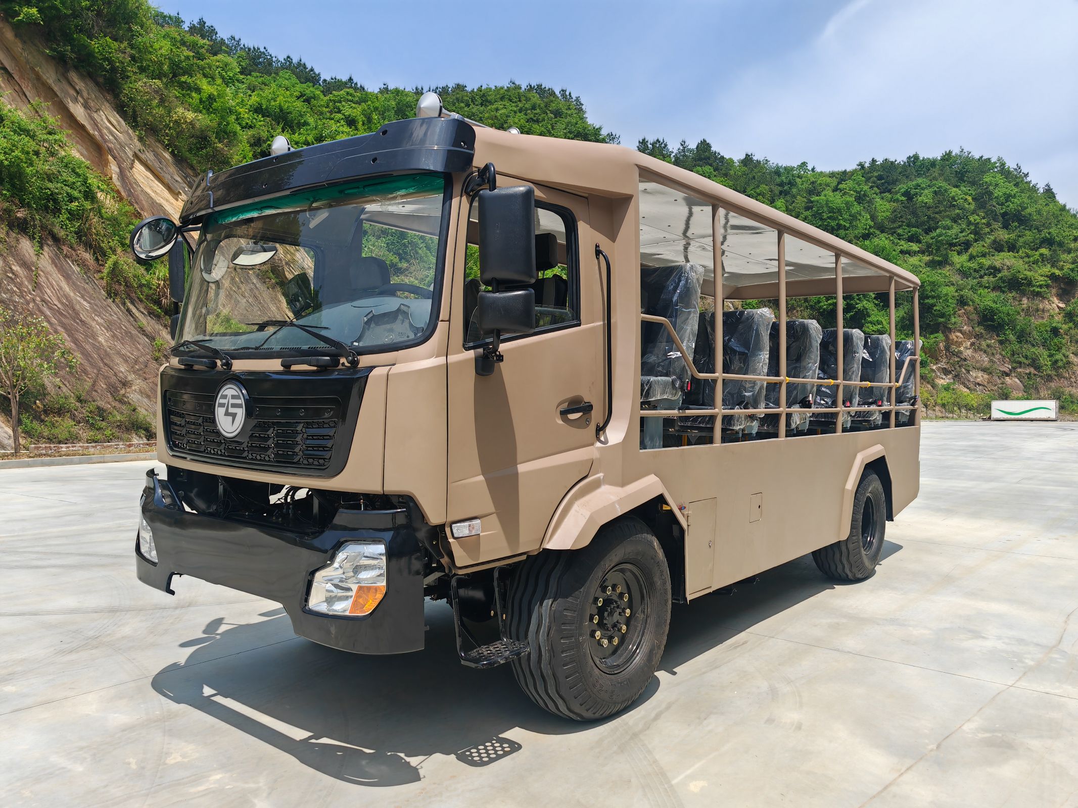沙漠观光车：沙海驰骋的科技与诗意交融