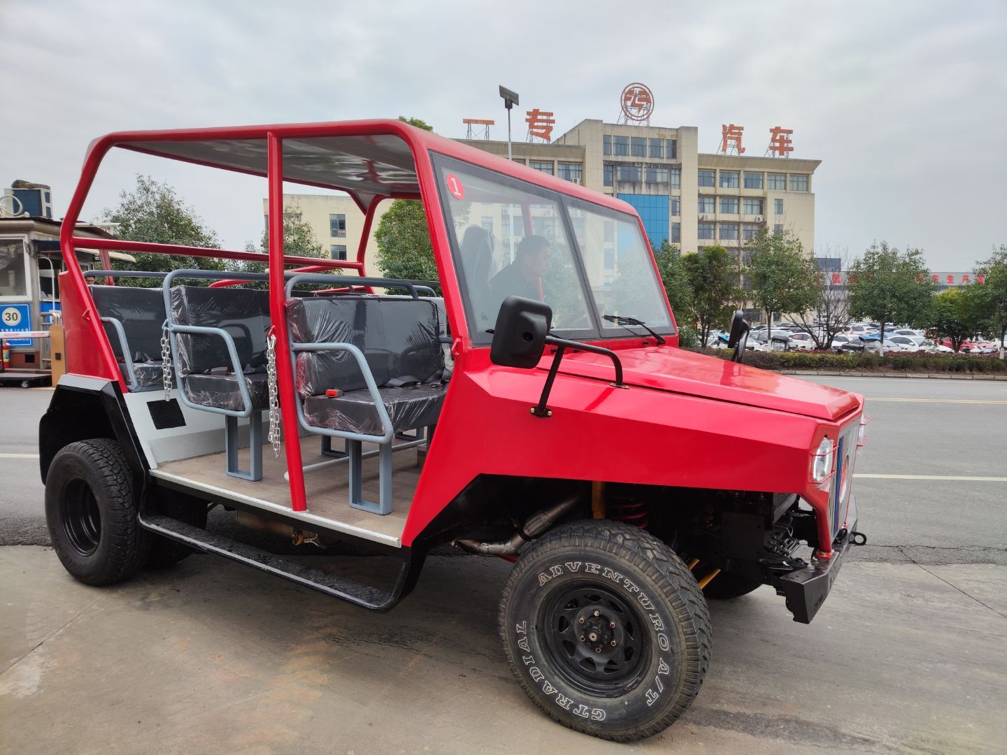 红浪踏沙：沙漠观光车的荒野驰骋与极致体验